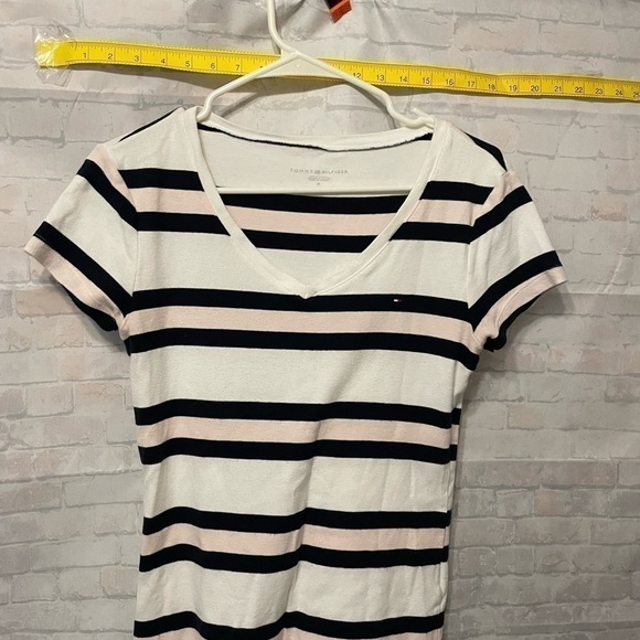 VINTAGE Tommy Hilfiger T-shirt Size Medium, Ladies. Pre-owned, sold as is. - Picture 3 of 5